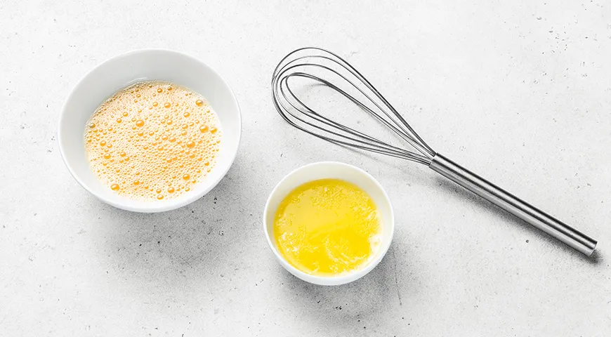 Кекс в микроволновке с яблоком