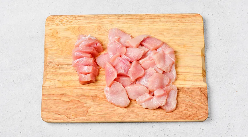 Курица в кисло-сладком соусе с болгарским перцем и морковью