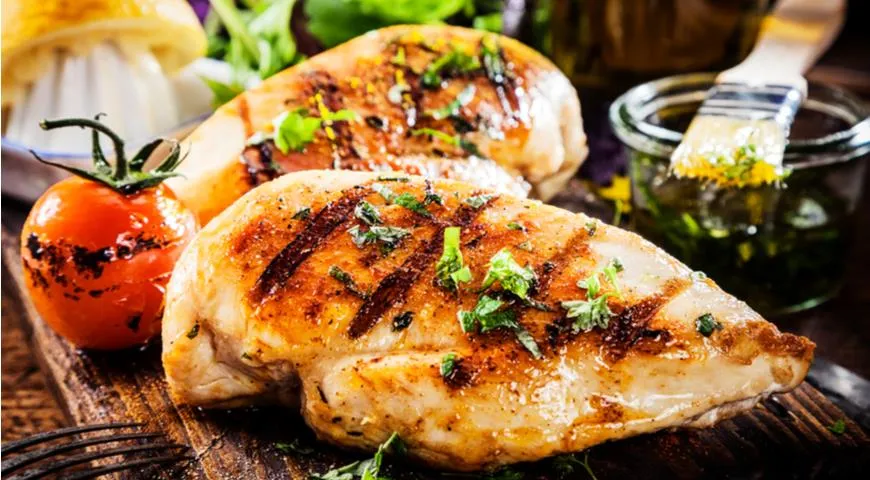 Что можно приготовить из куриного филе: 20 вкусных и простых рецептов