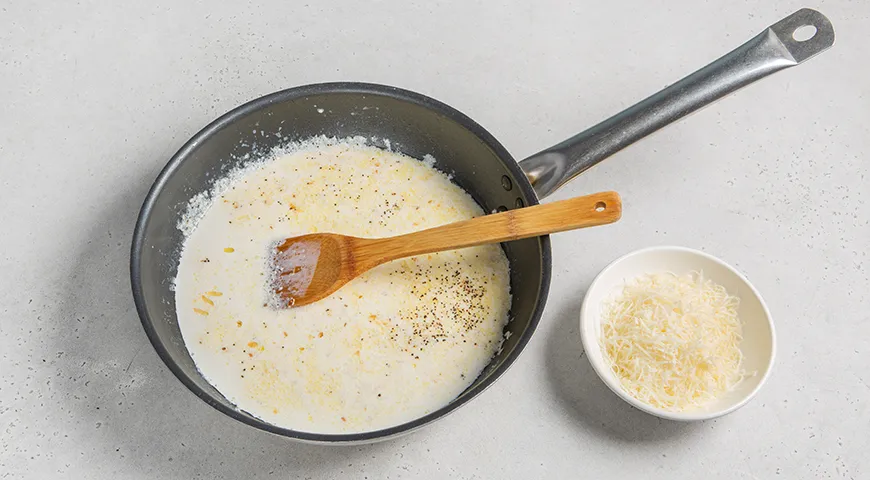 Макароны с сыром и сливками