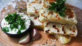 Рецепты с чесноком, твёрдыми сырами и мягкими сырами