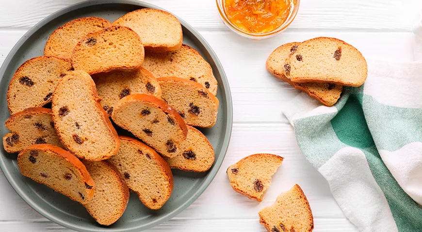 Сдобные сухари с изюмом