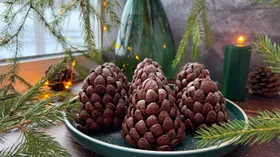 Эффектные праздничные пирожные «Шишки»