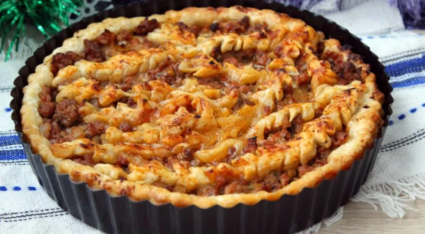 Праздничный мясной пирог