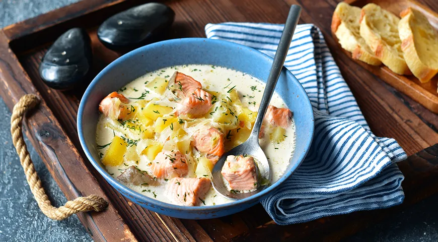 Сливочная уха из семги