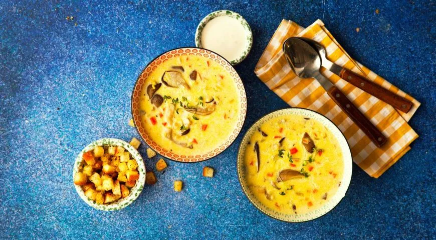 Сливочный суп с пшеном и вешенками