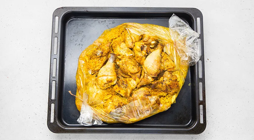 Булгур с курицей в рукаве в духовке