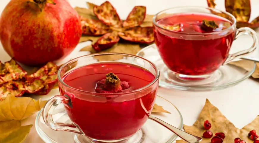 Отвар и настой из гранатовых корок лучше употреблять сразу после приготовления или хранить в закрытой таре в холодильнике не дольше суток 