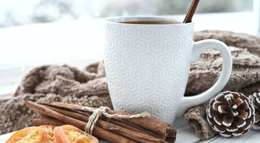 Горячие функциональные напитки не только согревают, но и обеспечивают организм биологически активными соединениями