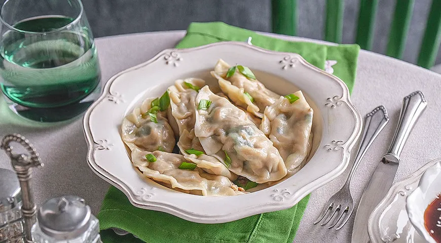 Постные вареники с тофу и грибами
