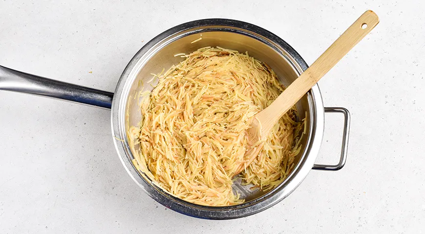 Жареная вермишель с яйцом