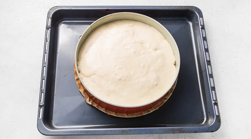 Заливной пирог с тунцом, яйцом и луком