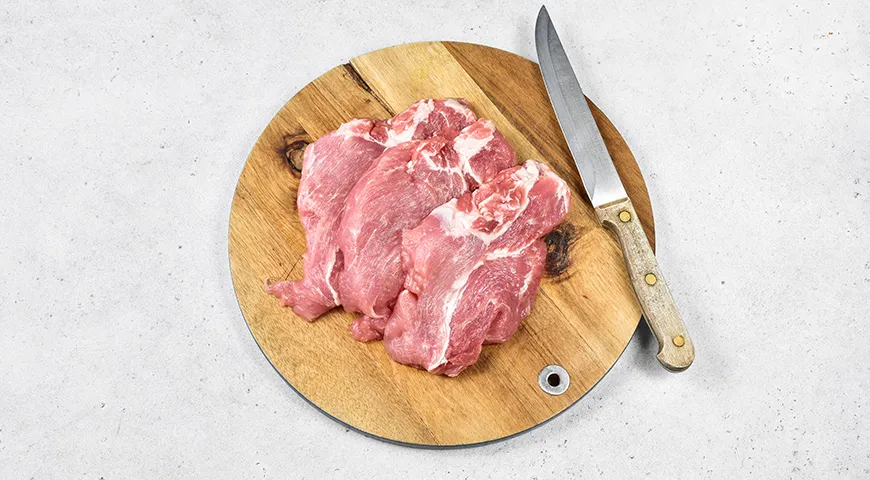 Жареная свиная шея на сковороде