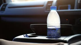 Почему оставлять воду в машине опасно 
