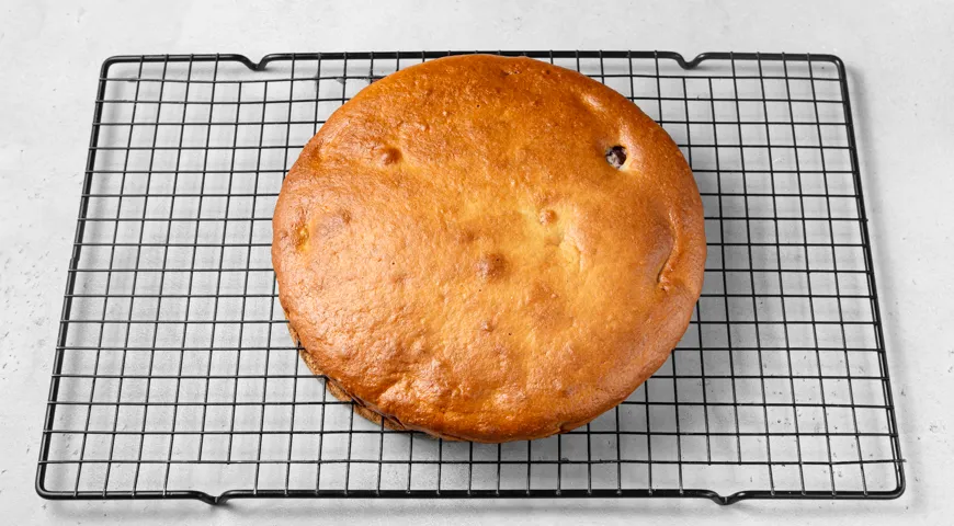 Заливной пирог с вареньем на молоке