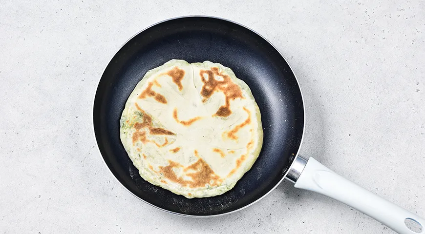 Хычины с сыром и зеленью