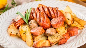 Жареная картошка с сосисками