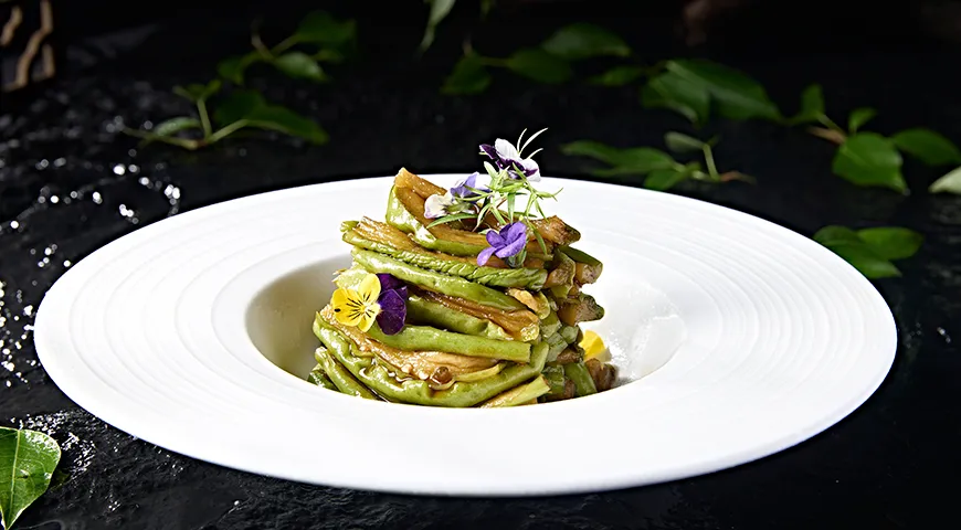 Маринованные ломтики чайота