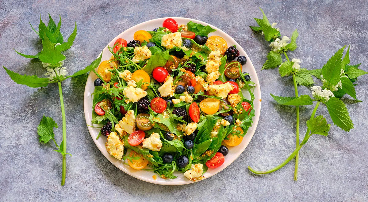 Необычайно красивые салаты для жаркого лета, которые хочется готовить всегда