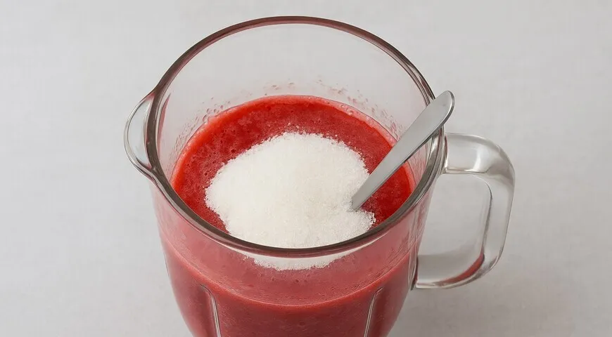 Клубника, перетертая с сахаром на зиму