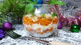 Салат с копченой курицей и фасолью