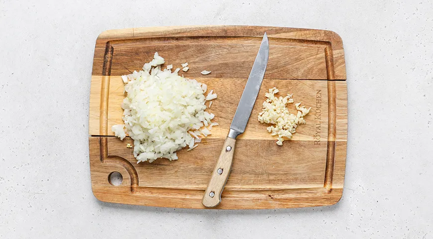 Паста с кальмарами и креветками в сливочном соусе