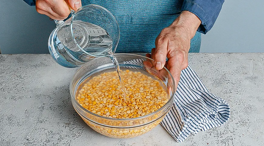 Суп гороховый с копченостями