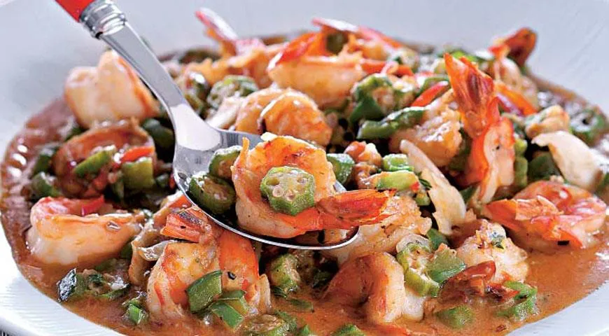 Гамбо с бамией и креветками