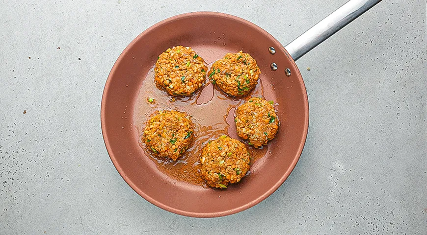 Котлеты из чечевицы с булгуром