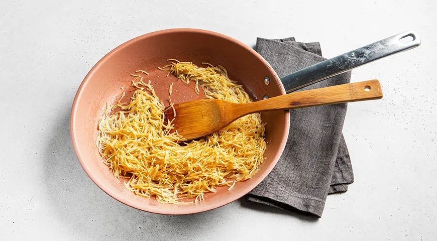 Вермишель «паутинка», жаренная на сковороде