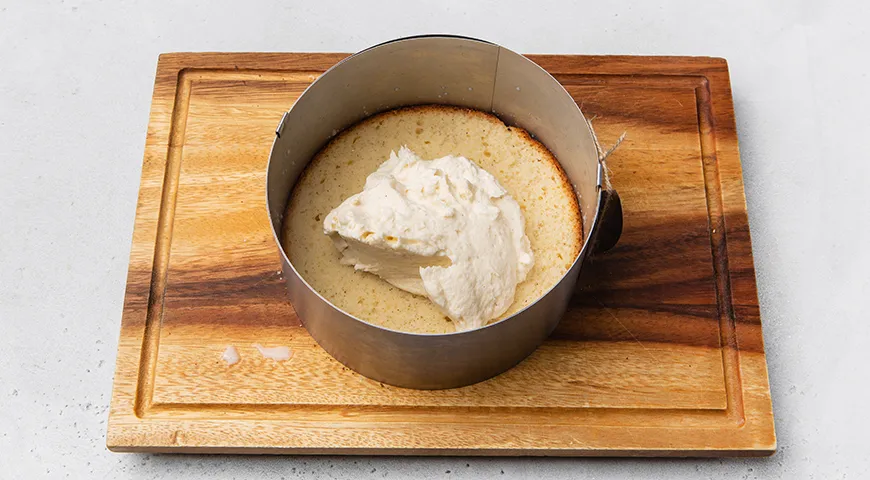 Бисквитный торт с кремом пломбир