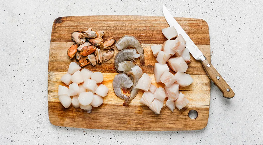 Суп чаудер с морепродуктами и сливками