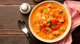 Гуляш из индейки в мультиварке