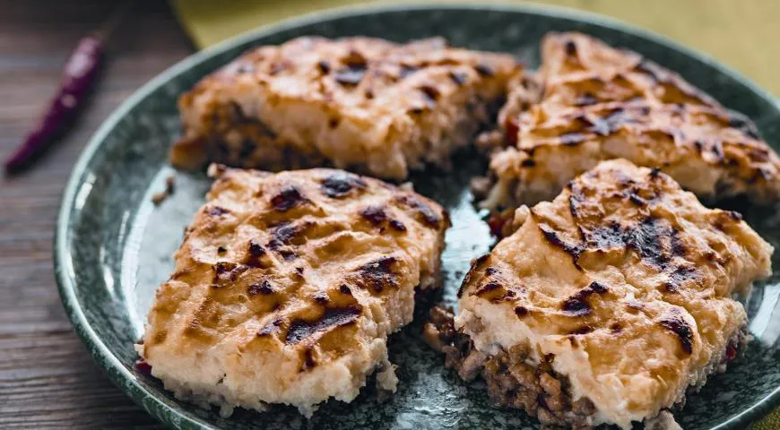 Картофельная запеканка с фаршем в духовке