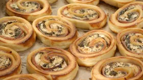Рецепты с сырами, мускатным орехом и мясной гастрономией