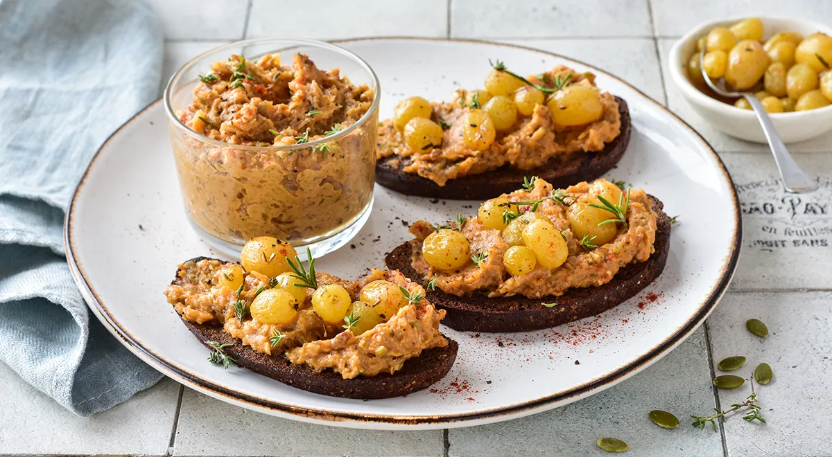 Рецепт паштета из лука с виноградом кишмиш