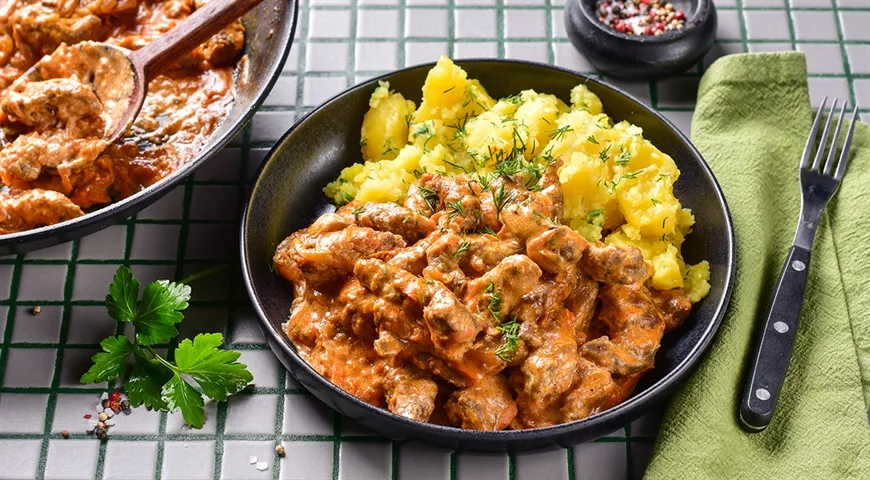 Гуляш из куриной печенки