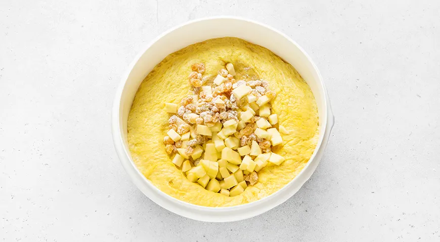 Кулич с яблоками