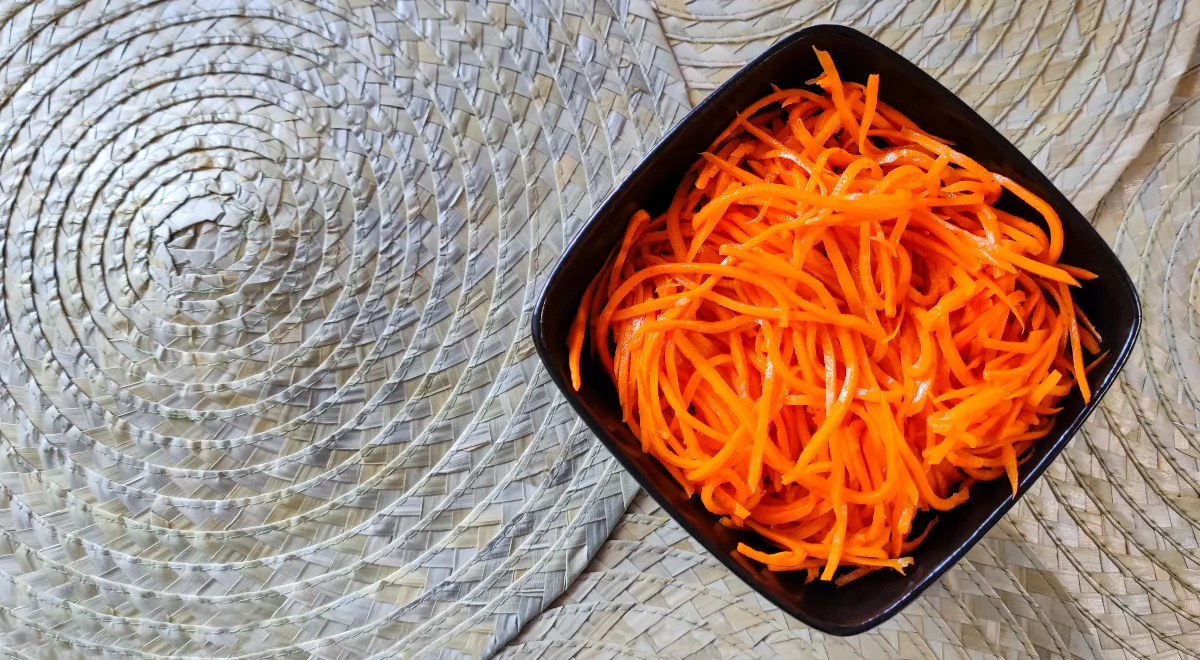 Эксперт поделилась идеями моносалатов для разнообразия рациона