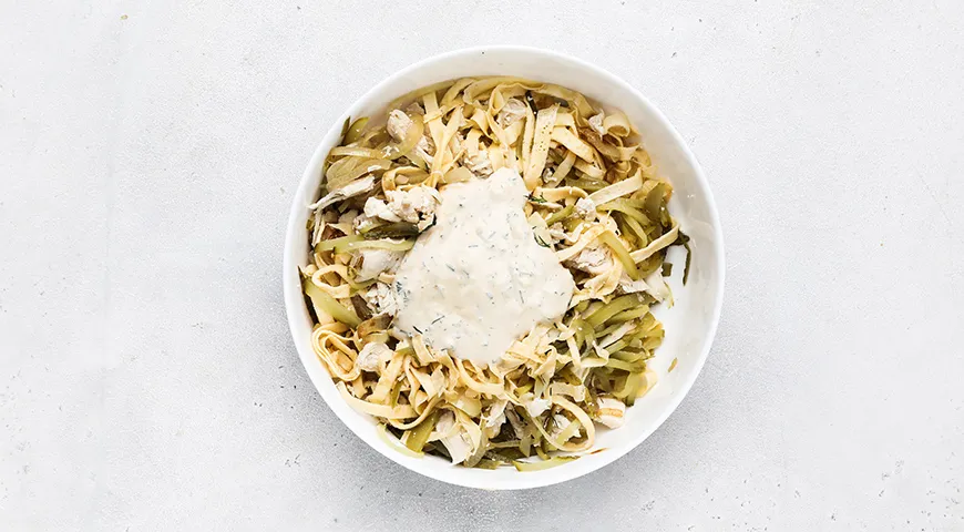 Салат «Загадка» с яичными блинчиками