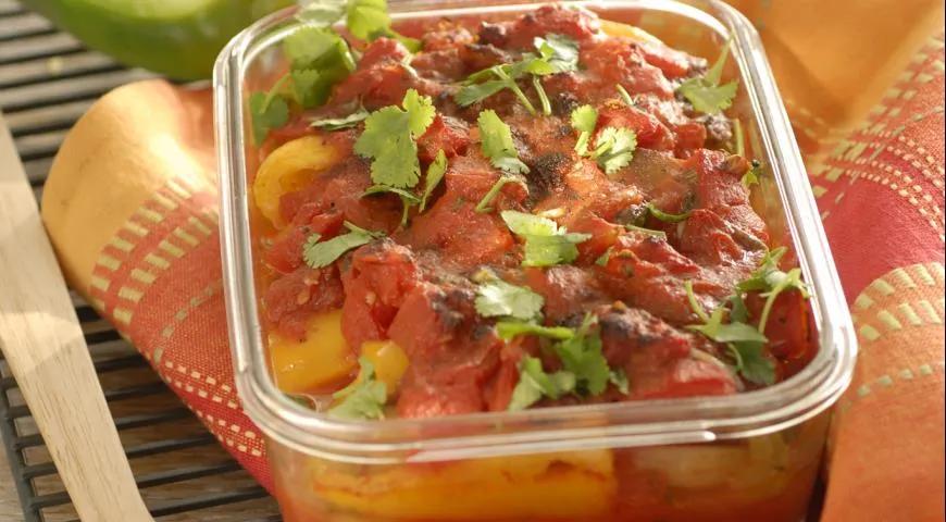 Овощная запеканка в томатном соусе