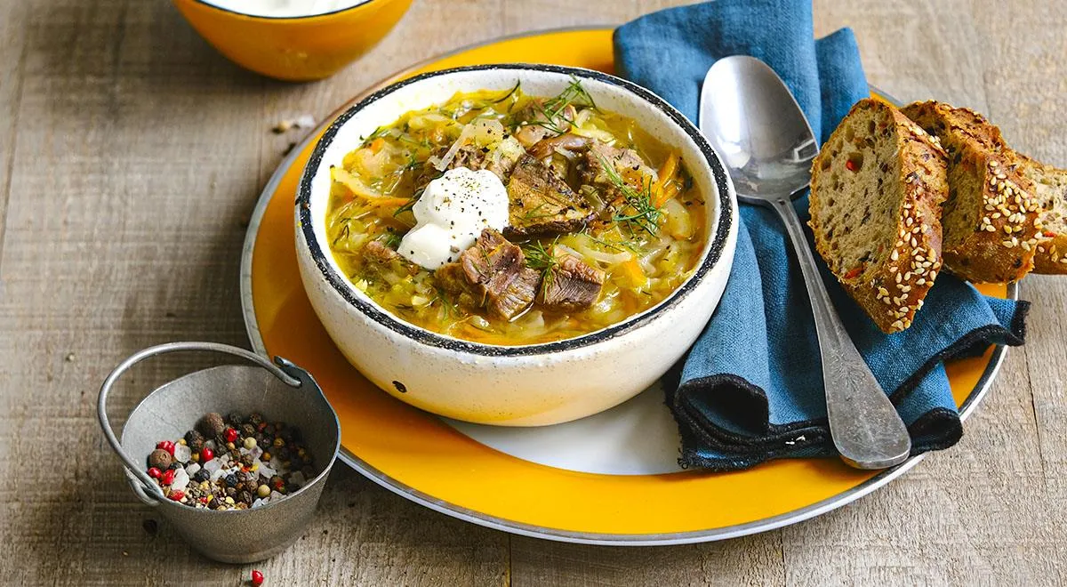 Как приготовить щи из квашеной капусты: советы шеф-повара