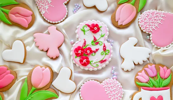 Сладкая архитектура: как айсинг превращает пряники и торты в произведения искусства