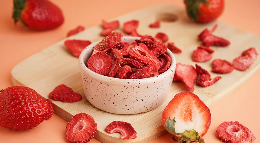 Свежая сублимированная клубника обладает легким, чистым, концентрированным ягодным ароматом с нотками свежести