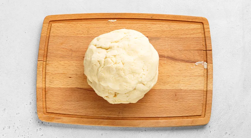 Песочные корзиночки с повидлом и белковым кремом