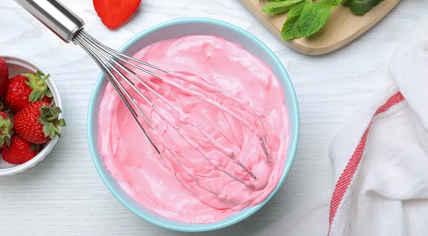 Чтобы текстура ягодного мусса стала воздушной, все ингредиенты необходимо взбить