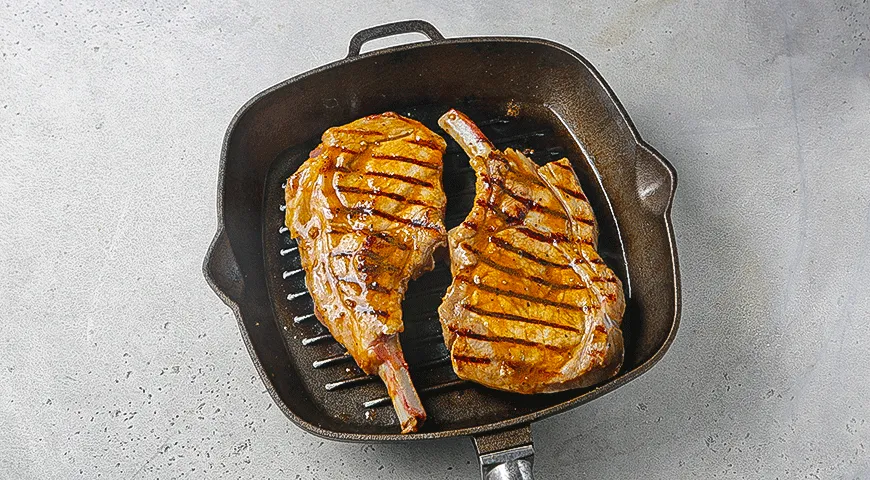 Свиной стейк в соево-медовом маринаде