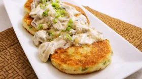 Котлетки из картофельного пюре на сковороде