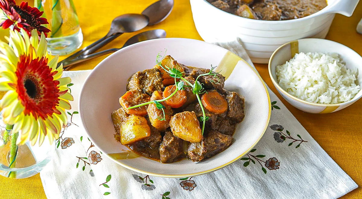 Карри с говядиной и бананом