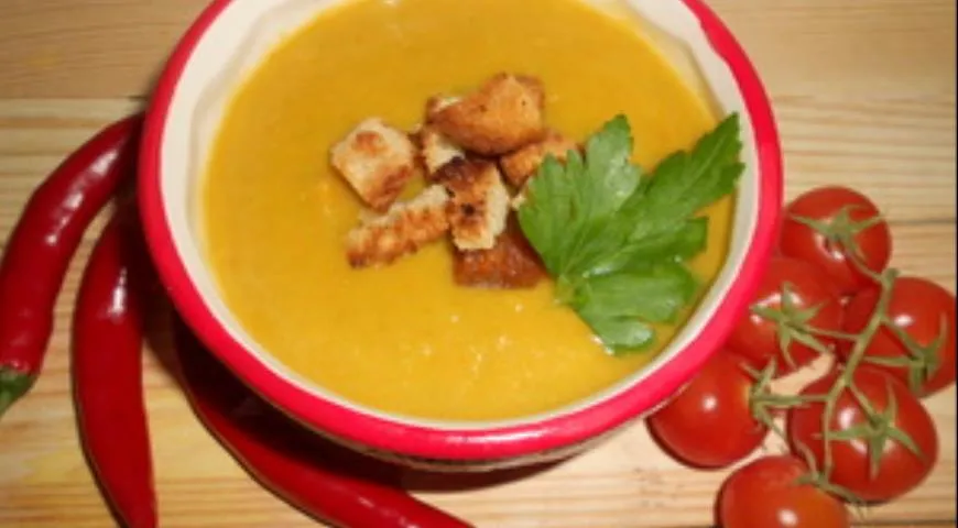 Гороховый крем-суп с овощами